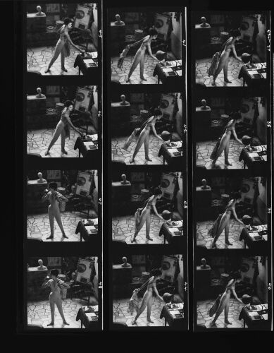 NP_NP11Q34_003: Queen Magazine