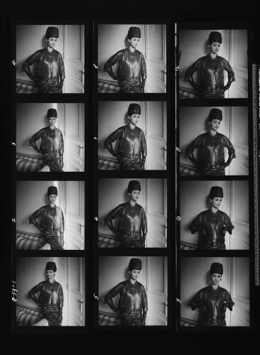 NP_NP11Q59_001: Queen Magazine