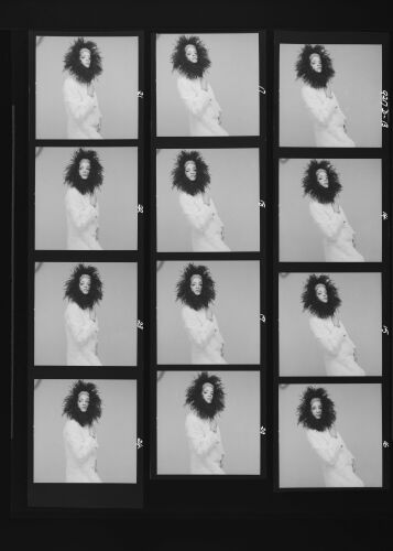 NP_NP12Q217_049: Queen Magazine