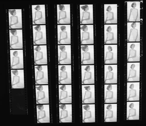 NP_NP13Q231_030: Queen Magazine