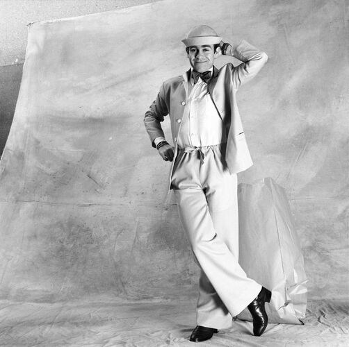 NP_PE_EJ006: Elton John