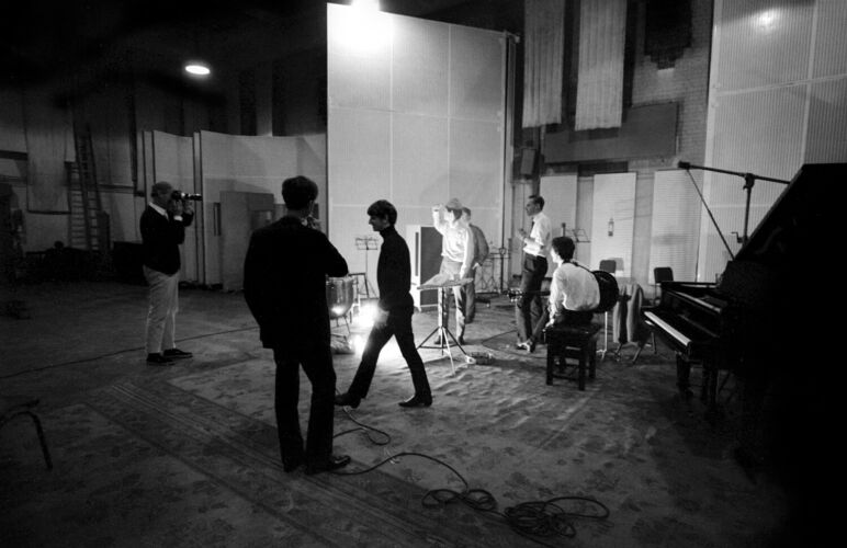 NP_PE_TB064: The Beatles at Abbey Road Studios