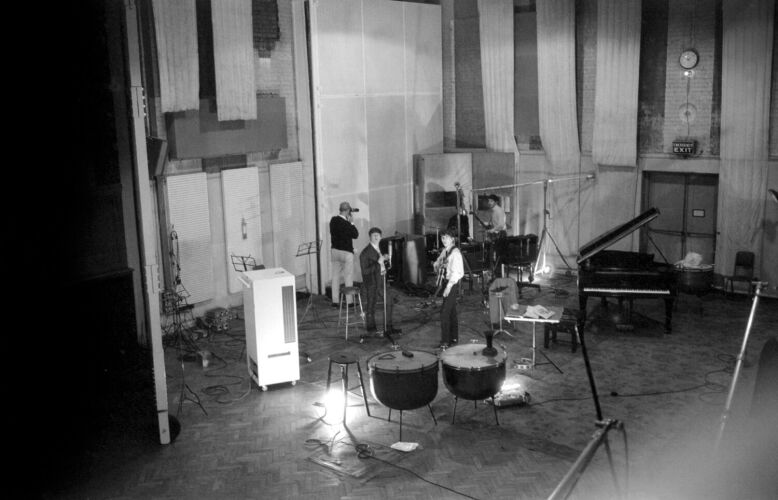 NP_PE_TB066: The Beatles at Abbey Road Studios