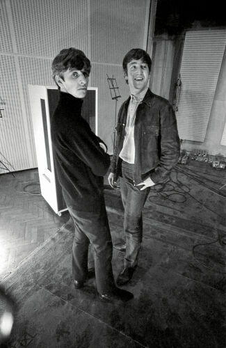 NP_PE_TB071: Lennon & Starr