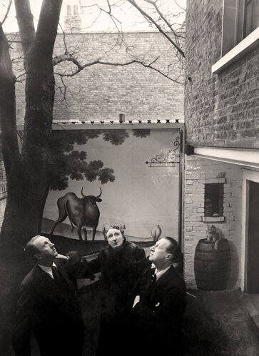 NP_PE_TSI001_sepia: The Sitwells