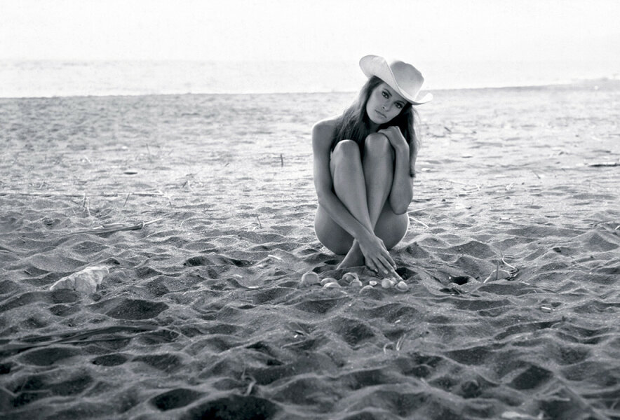 RW270: Raquel On The Beach