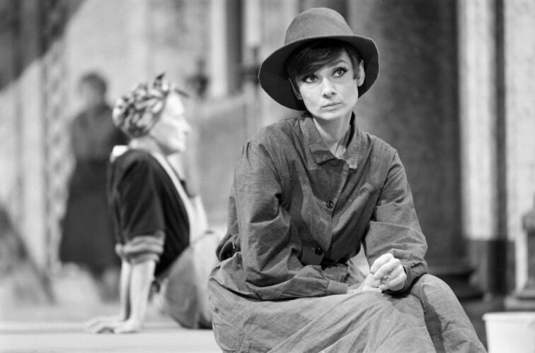 TON_AH121: Audrey Hepburn