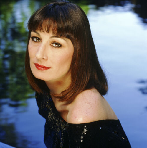 TON_ANH001: Anjelica Huston