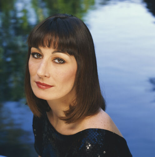 TON_ANH003: Anjelica Huston