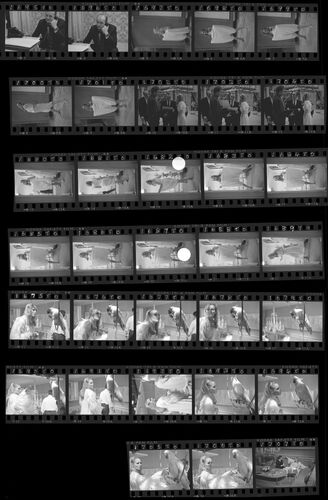 TON_A_Contact_015: Ursula Andress