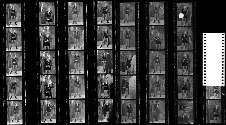 TON_A_Contact_020: Ursula Andress