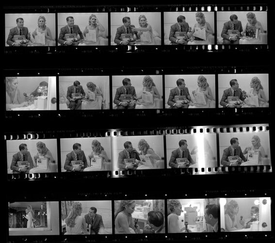 TON_A_Contact_026: Ursula Andress