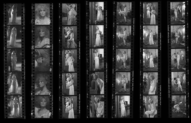 TON_Andress_Contact_001: Ursula Andress