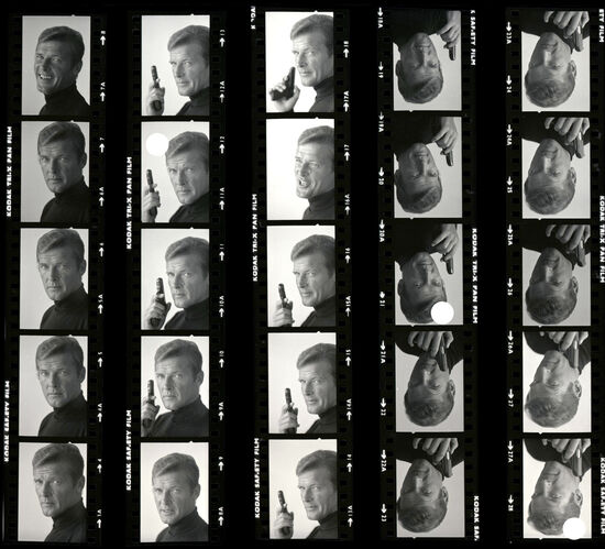 TON_Bond_Contact_005: Roger Moore