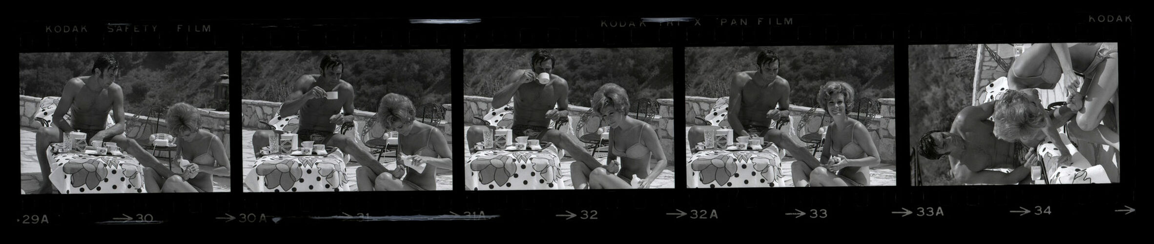 TON_Bond_Contact_049: George Lazenby and Jill St John