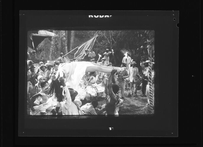 TON_Bond_Contact_115: Jane Seymour