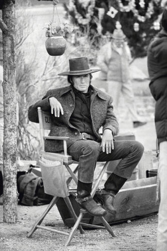 TON_CE001: Eastwood On Set