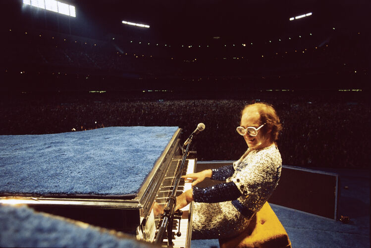 TON_EJ132: Elton John