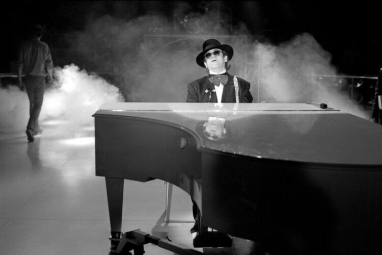 TON_EJ477: Elton John