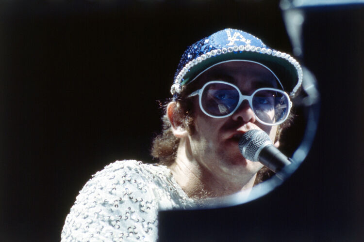 TON_EJ541: Elton John