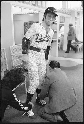 TON_EJ581: Elton John