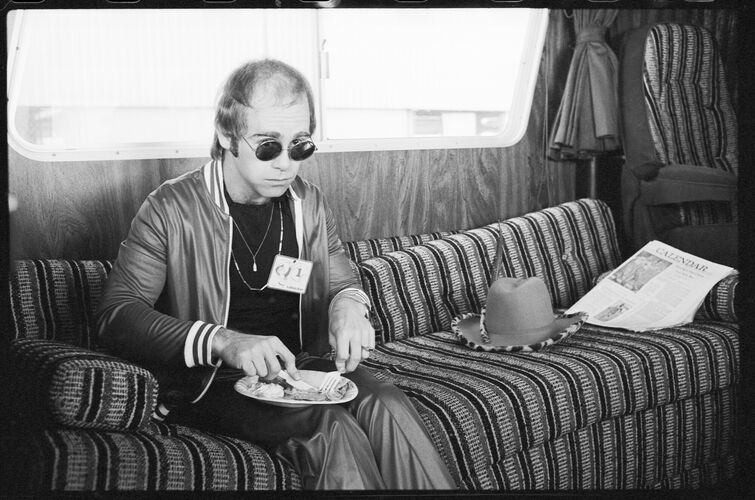 TON_EJ598: Elton John