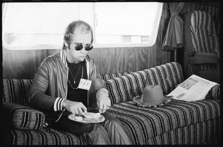 TON_EJ599: Elton John