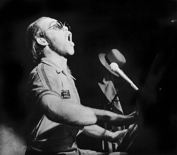 TON_EJ635: Elton John's Rock of the Westies 1975