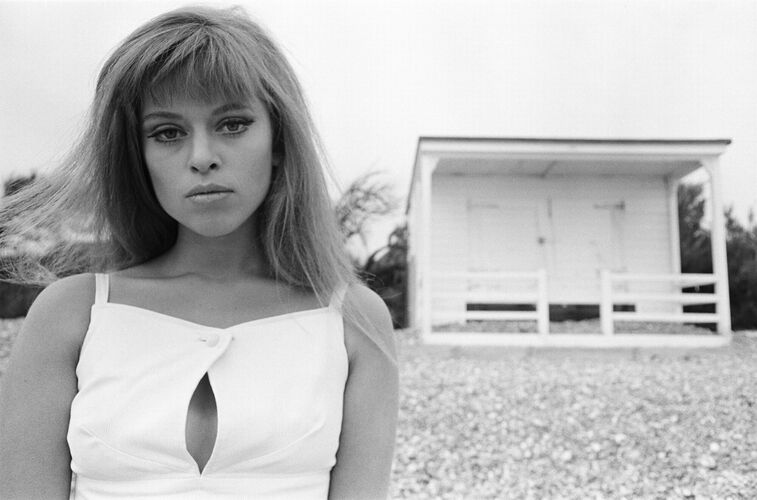 TON_ER001: Edina Ronay