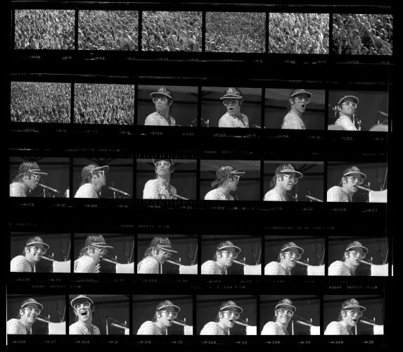 TON_Elton_Contact_177: Elton John