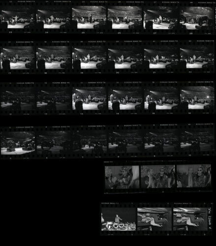 TON_Elton_Contact_433: Elton John