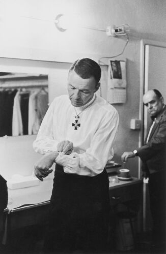 TON_FS099: Sinatra Checks The Time