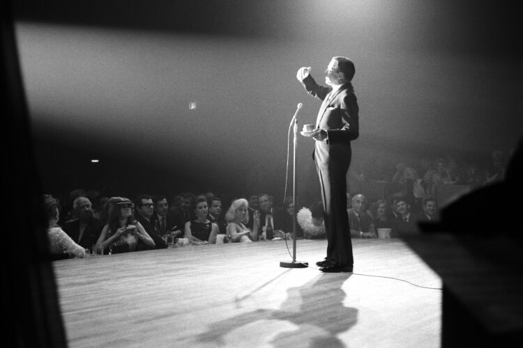 TON_FS218: Sinatra On Stage