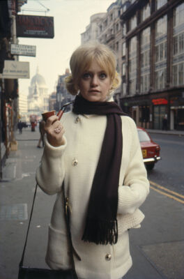 does goldie hawn still smoke cigarettes Goldie Hawn : Photograph: TON_GH009