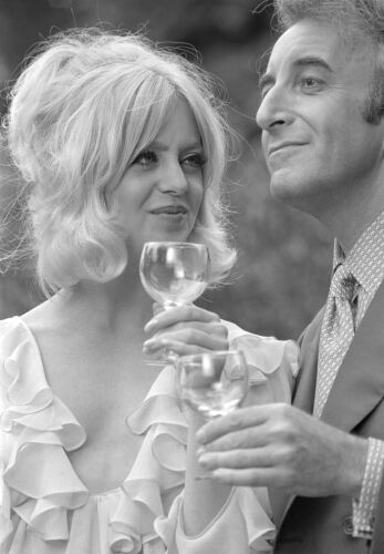 TON_GH039: Goldie Hawn and Peter Sellers