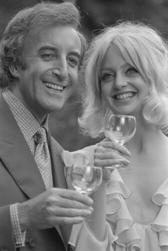 TON_GH041: Goldie Hawn and Peter Sellers