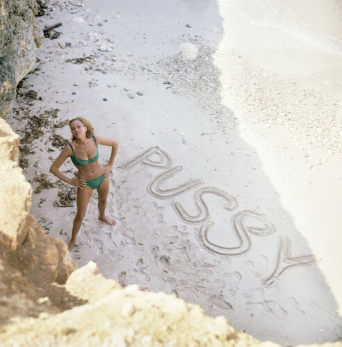 TON_HB002: Honor Blackman