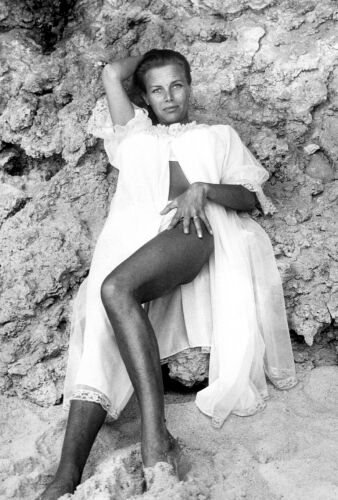 TON_HB008: Honor Blackman