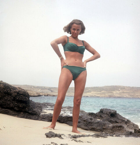 TON_HB011: Honor Blackman