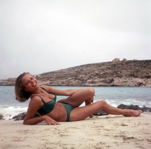 TON_HB012: Honor Blackman