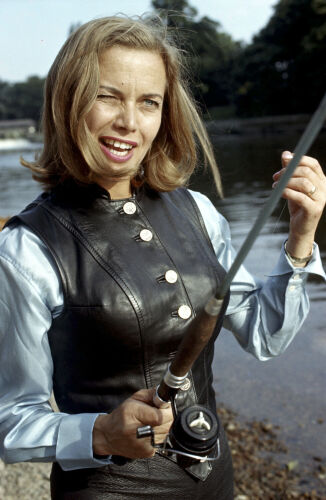 TON_HB033: Honor Blackman