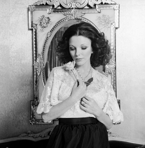 TON_JC007: Joan Collins