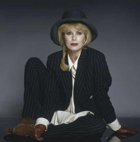 TON_JL013: Joanna Lumley