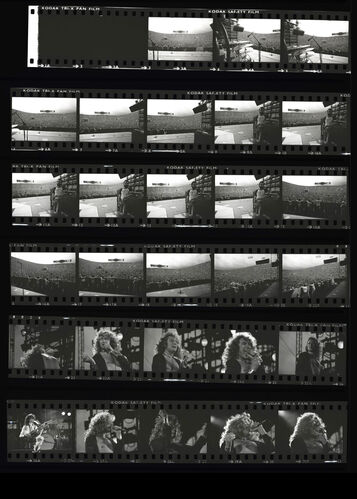 TON_L_Contact_039: Robert Plant