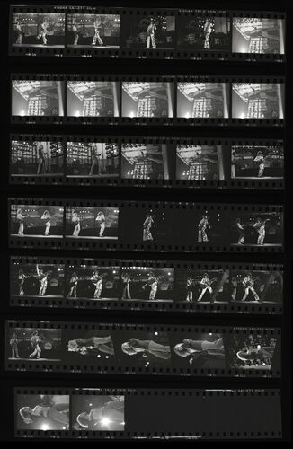 TON_L_Contact_040: Jimmy Page