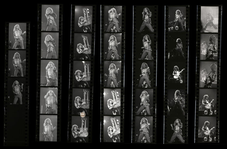 TON_L_Contact_045: Jimmy Page