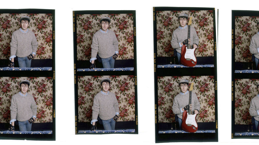 TON_L_Contact_074: Julian Lennon