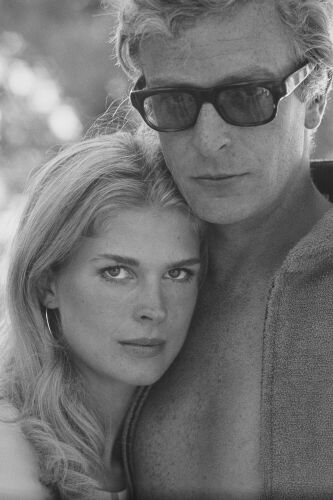 TON_MC096: Michael Caine and Candice Bergen