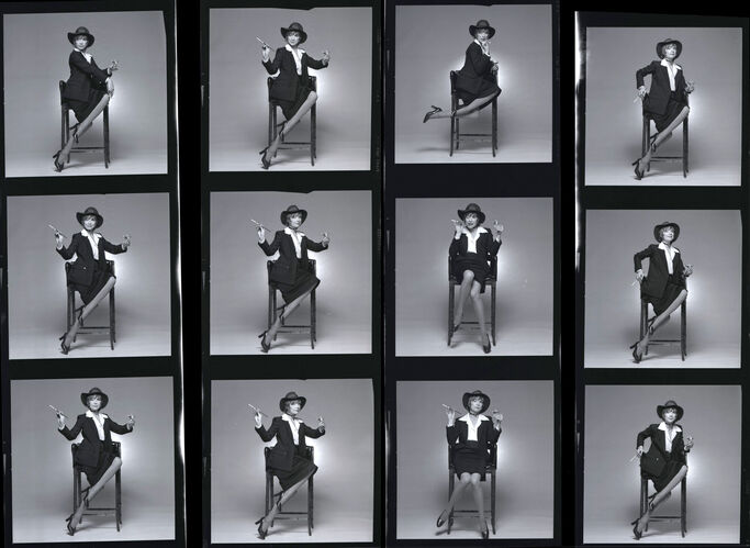 TON_M_Contact_005: Shirley Maclaine