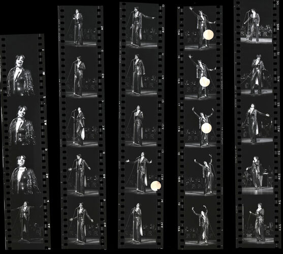 TON_M_Contact_035: Liza Minnelli